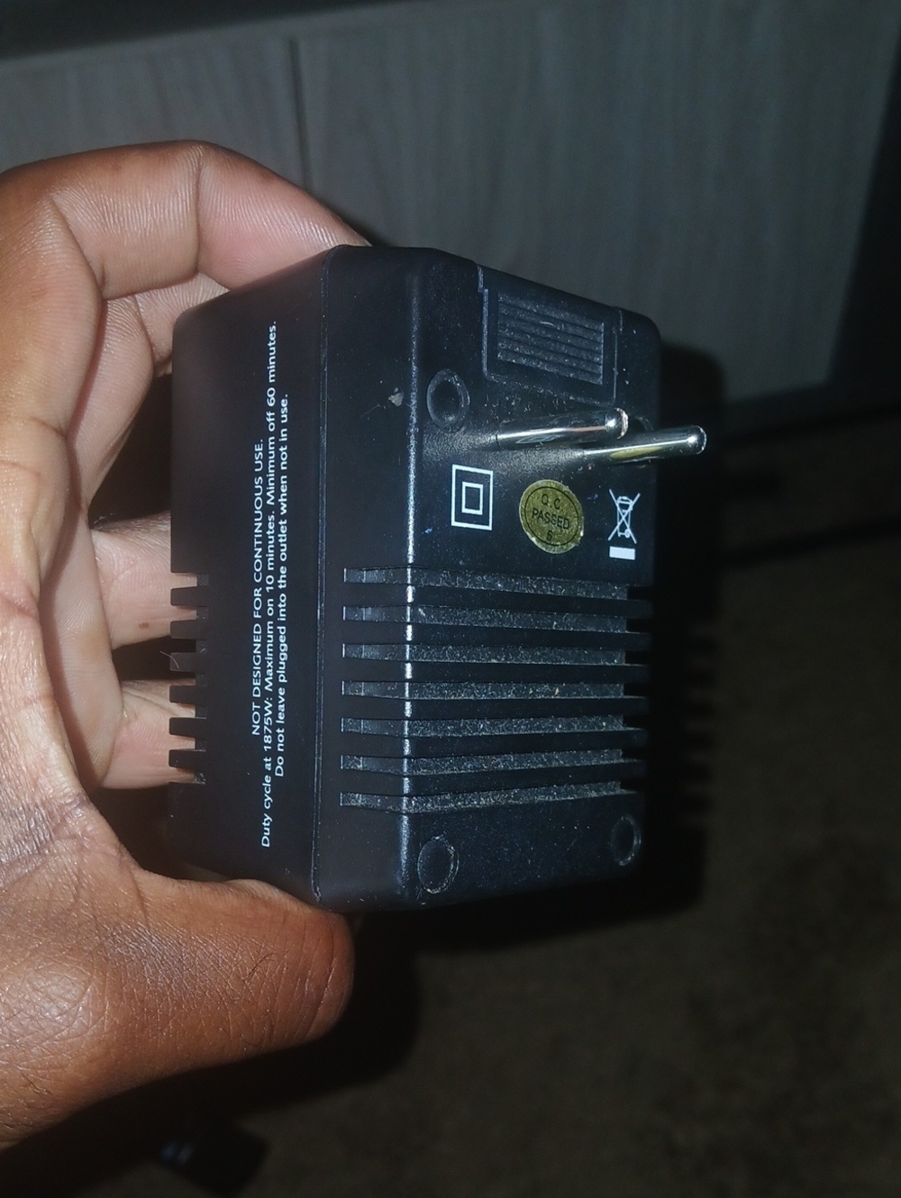 Travel Converter Adapter Dual Wattage MW1650R-25A USA to European Plug